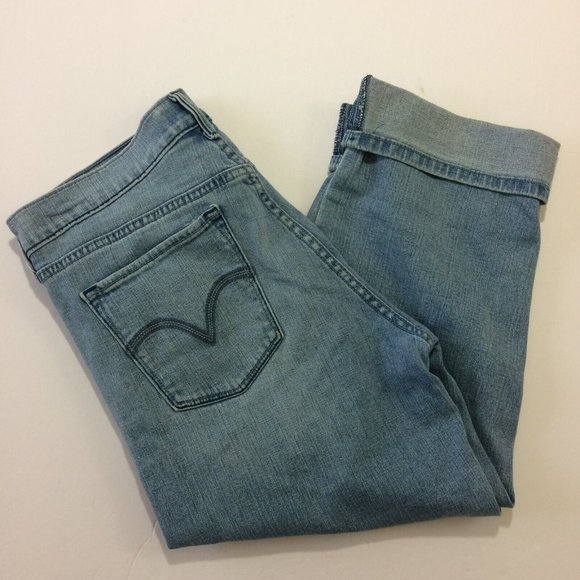 Levi's 515 Women's Denim Capri Light Wash Blue Jeans Cuffed Size 8 (32x20.5) - Picture 5 of 8